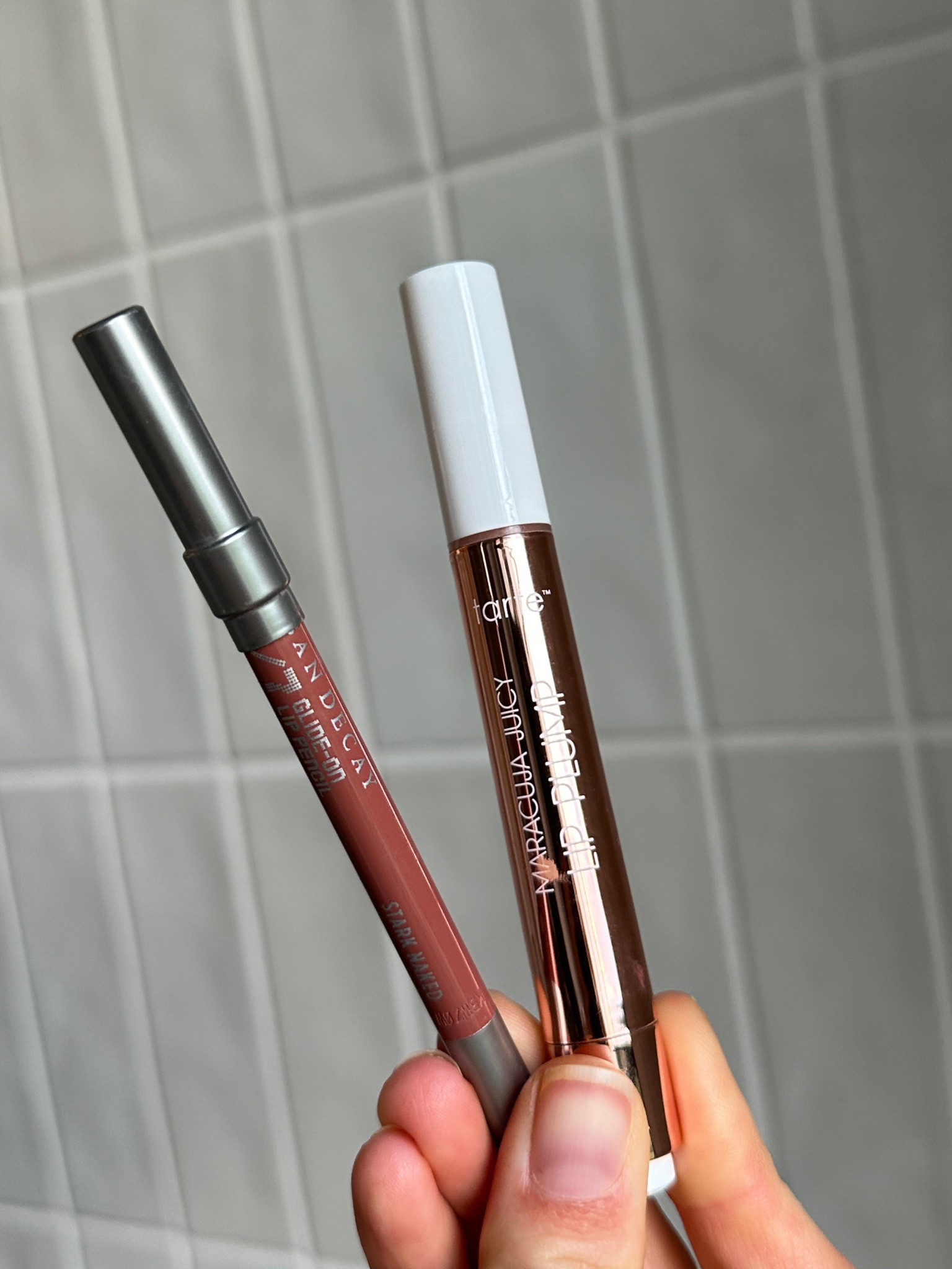 Liner: stark naked. Gloss: soft pink shimmer gloss. Code KathleenPost 🤍