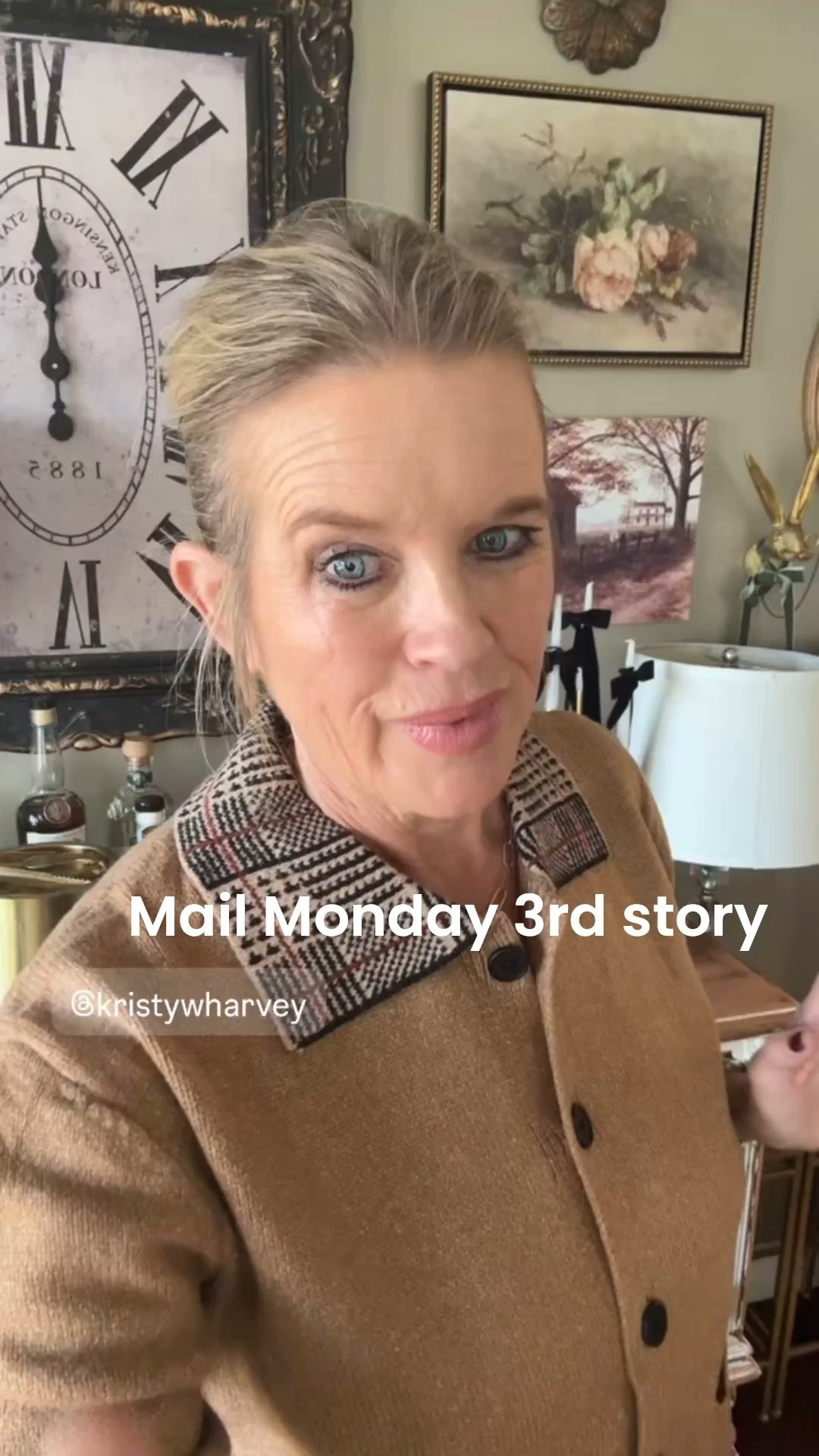Mail Monday 📫💌
Part 3 

Wearing a great Amazon find sweater🍁
Great quality and tts 

Books- falling for peach tree 🍁🍂🧡by Kristy Harvey Woodson 
Now on sale 

New to me brand duffield lane
Two beautiful suede pieces.
A gorgeous suede dress with knot tts

A wide leg suede pull on pant tts