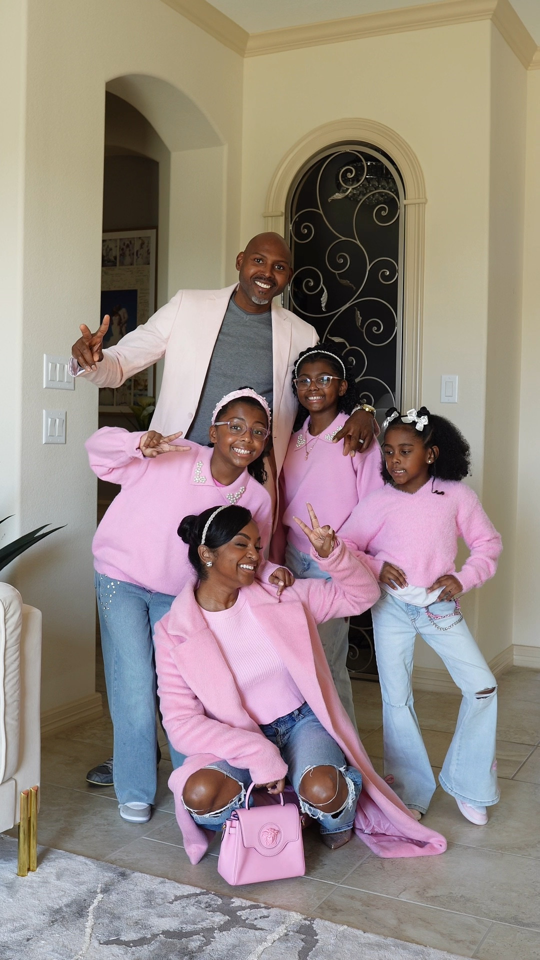 Family funday with the crew! Loved our winter in pink looks 🩷