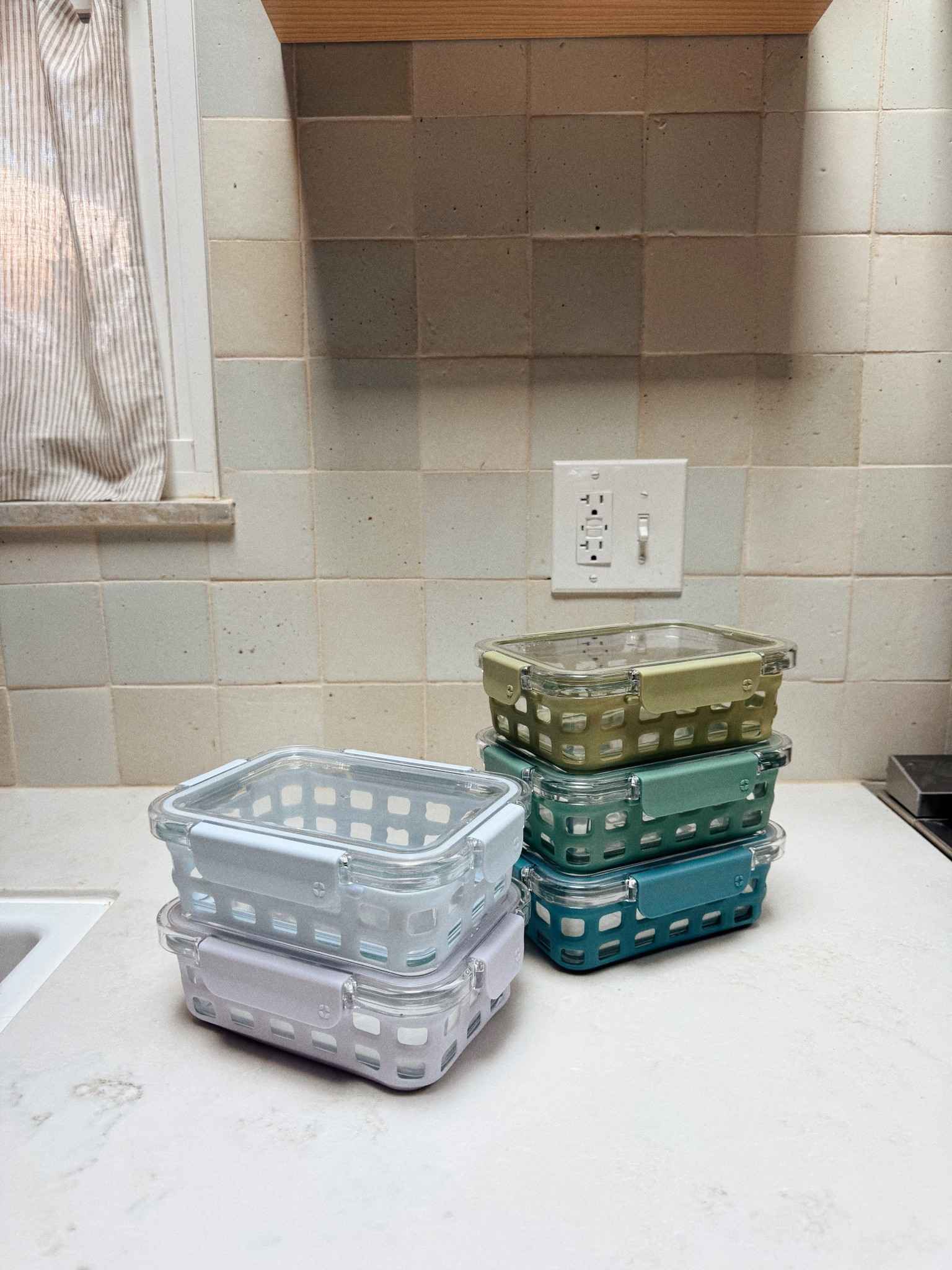 Ello Glass Meal Prep Set, the color is "olive tree!"