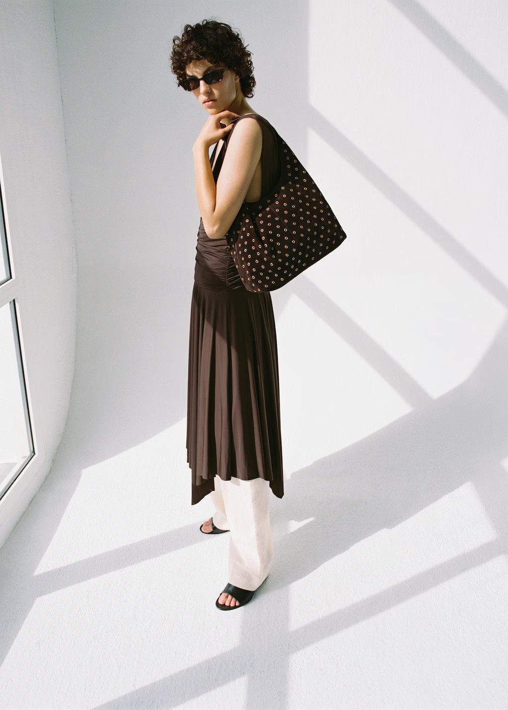 Suede shopper bag with eyelets - Women | MANGO United Kingdom | MANGO (UK)