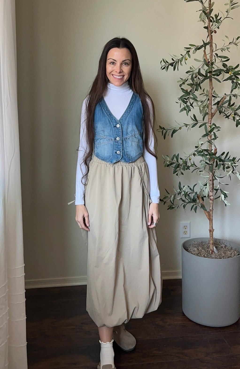 This bubble skirt is SO good 🤍 such a fun statement piece and yes—totally wearable in winter! Pair it with tights, boots, and a cozy sweater or fitted top and you’re set. I love how it instantly elevates an outfit while still being comfy. Linked on LTK for easy shopping ✨ #amazonfinds #amazonfashion #bubbleskirt #winterstyle #winteroutfitideas #momstyle #affordablefashion #ltkfinds #ltkunder50 #amazonoutfits #womensfashion #everydaystyle #cozychic #trendingstyle