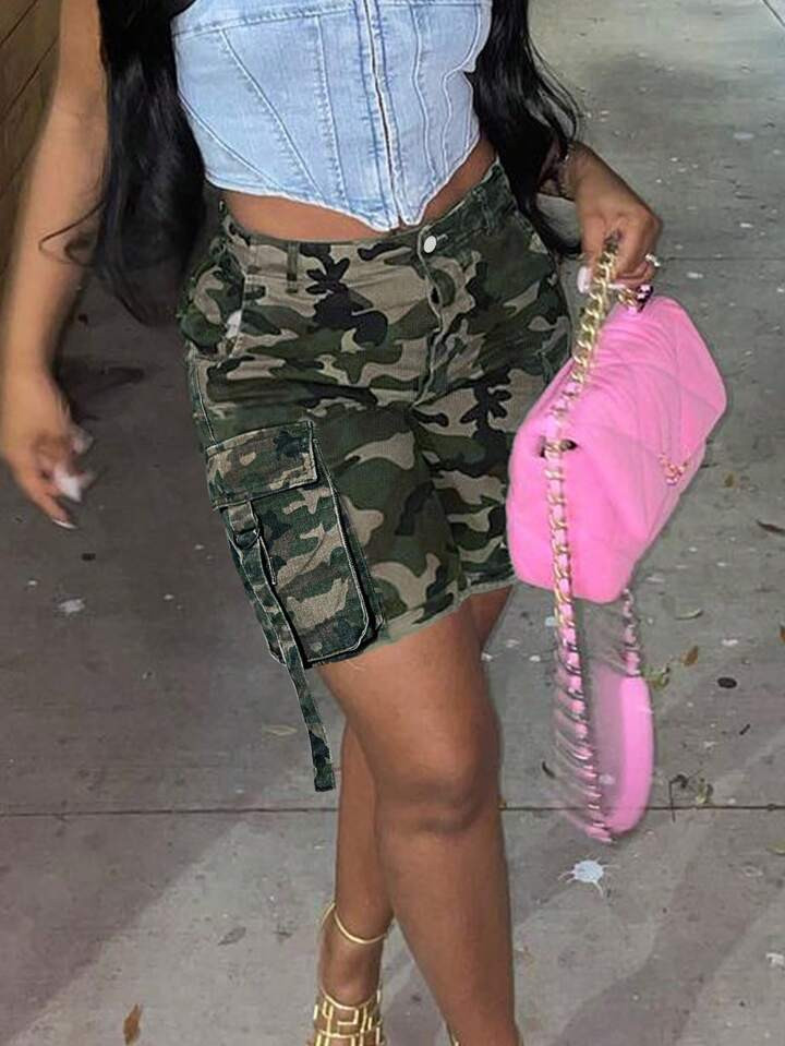 SizeUS 
        Size Guide
       2 (XS)4 (S)6 (M)8/10 (L)12 (XL)Tips: 96% of customers thought i... | SHEIN