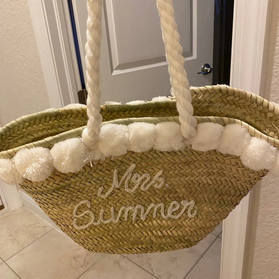 Personalized PomPom Tote bag/Bridal Party bags/Wedding bag/ Monogrammed Bag/ Straw Beach Bag/Brid... | Etsy (CAD)