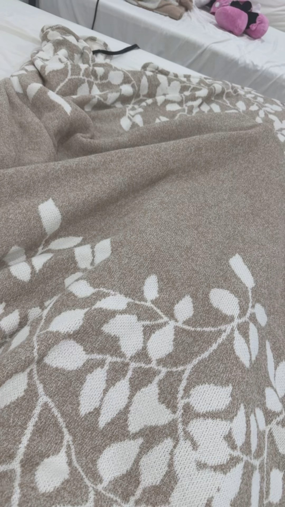 A cozy must-have 🤎

#LTKFindsUnder100 #LTKdayinmylife #LTKvlog