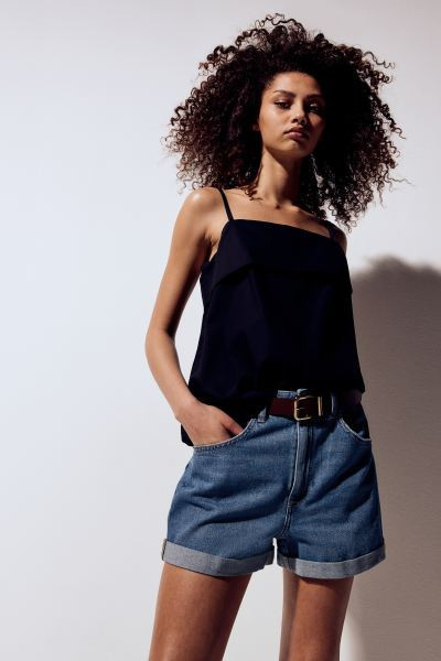 High-waisted denim shorts - Denim blue - Ladies | H&M GB | H&M (UK, MY, IN, SG, PH, TW, HK)