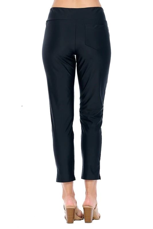 Preppy Palm Beach Black Cropped Leggings | Peppered with leopard