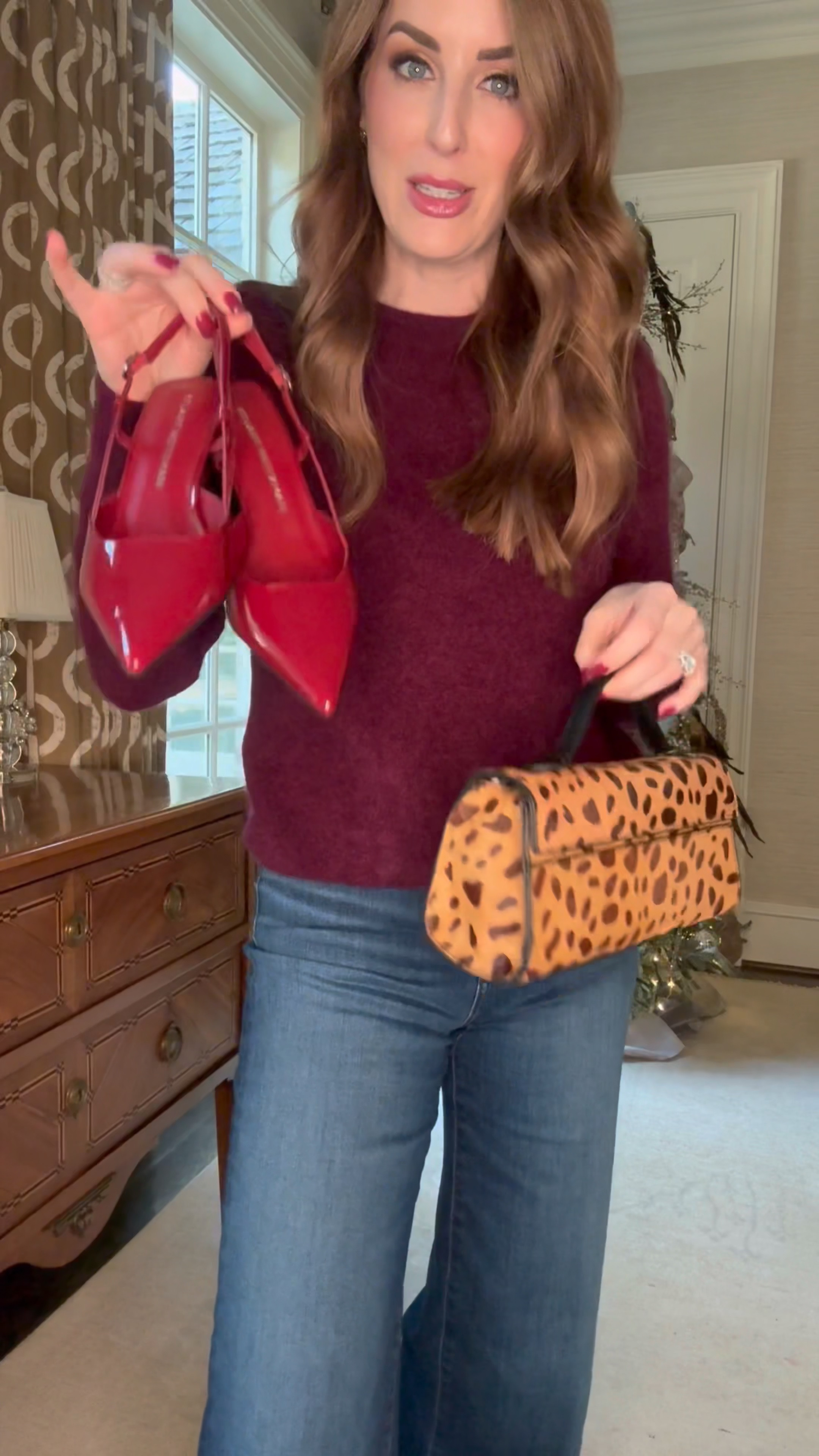  couldn't believe my eyes when all these goodies arrived! The texture and shine are so eye-catching. I ended up pairing the heels with my jeans for my birthday lunch, and I got so many compliments! The low heel is perfect for my comfort level these days. Happy shopping! 🎉✨

@bloomingdales #ad #bloomingdales 


#LTKOver40 #LTKStyleTip #LTKSaleAlert