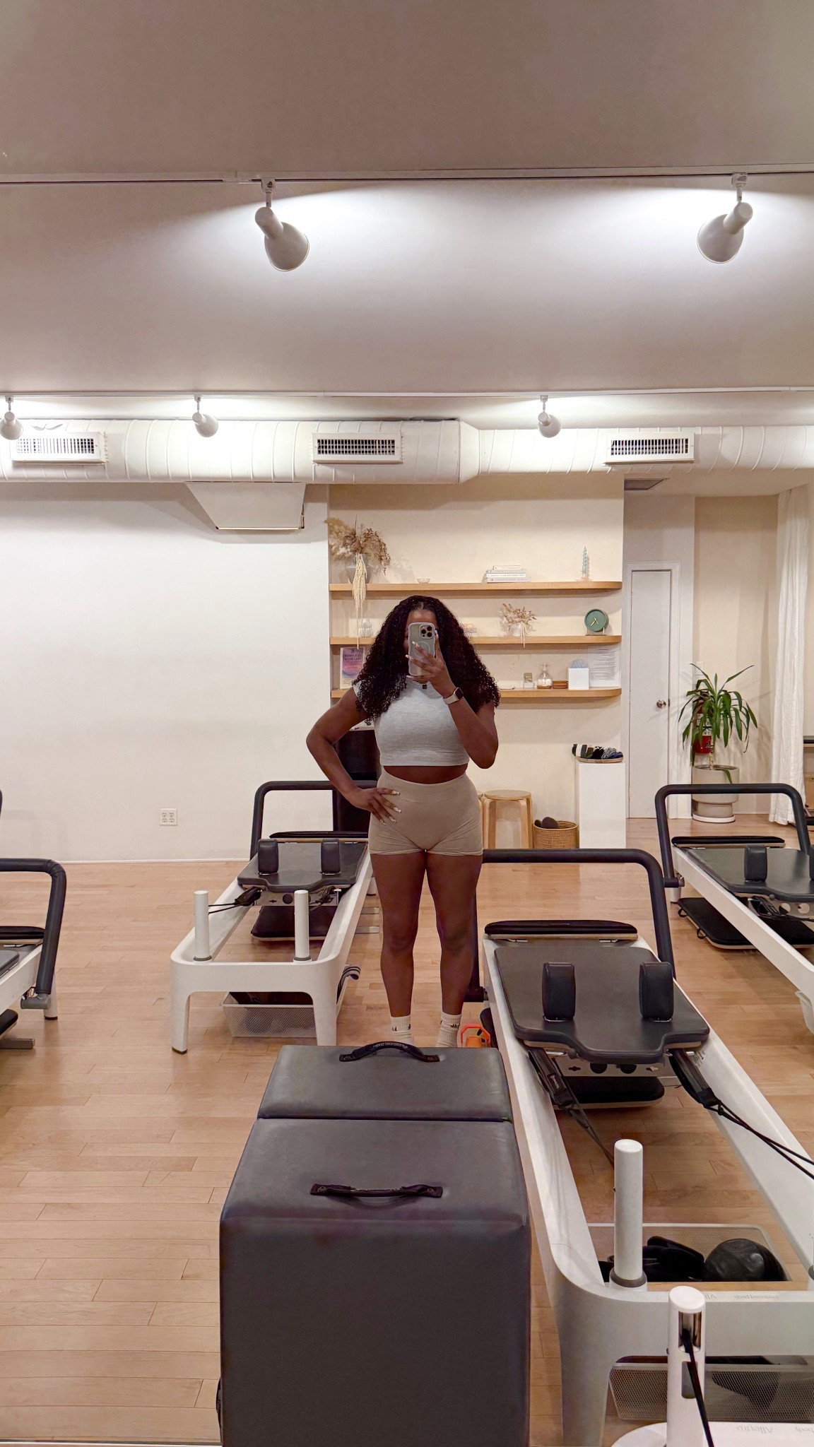 pilates for tonight on all oner :) 

effortless moss brown shorts, size
M

cotton baby t-shirt in light grey, size S 


#LTKActive