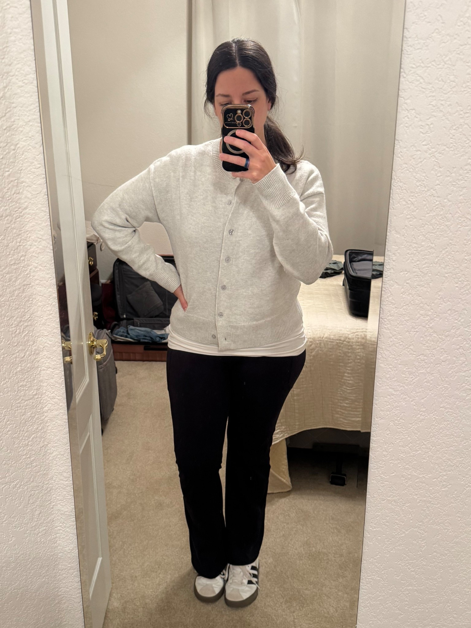 My travel look, I wanted to be comfy on the plane, but removable sweater if I get too warm. This cardigan is so soft and looks great with everything, even yoga pants and a white tee. I am wearing it in medium. I love these pants too. Very stretchy, great fit, high waist and deep pockets. I am wearing it in medium. 

#LTKTravel #LTKootd #LTKMidsize