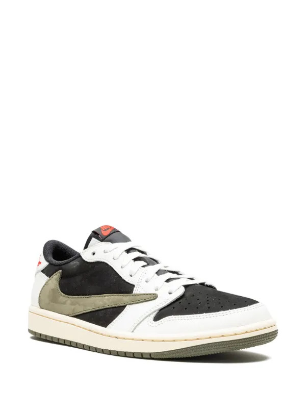 Jordan x Travis Scott Air Jordan 1 Low OG "Olive" Sneakers | White | FARFETCH BR | Farfetch (BR)