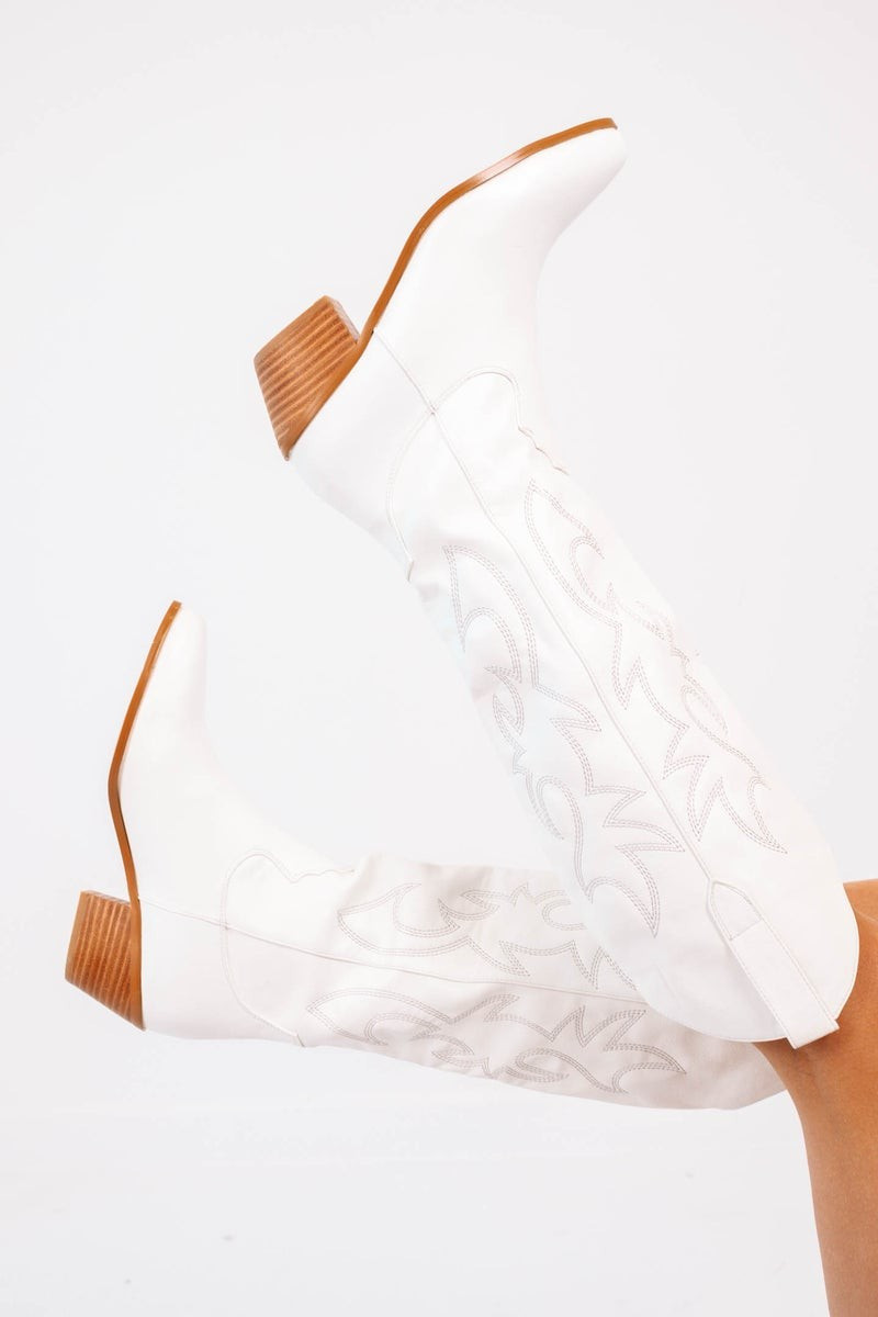 Billini Urson Boots - White | The Impeccable Pig