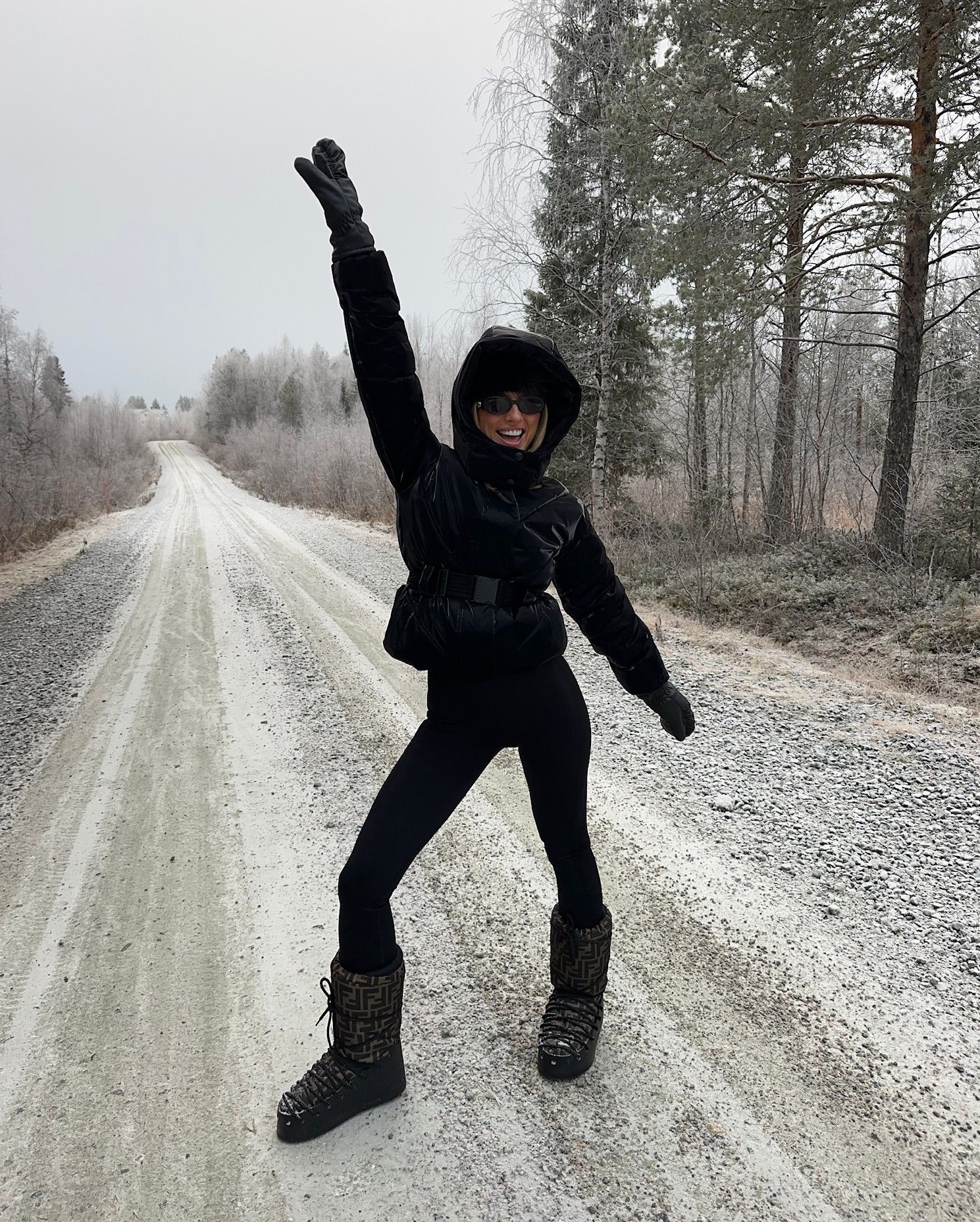 get me back on the slopes ⛷️🖤

Bo & Tee quilted ski coat
Bo & Tee ski base layer jumpsuit all in one
Bo & Tee leather effect gloves
Fendi ski snow boots

#LTKwinter #LTKuk