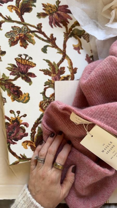 Recent Sézane finds…cozy cardigan in the prettiest pink color that can be worn two ways, flower & diamond socks, and a floral fabric document holder to bring to meetings. 

French fashion, winter outfit, sweater, office supplies

#LTKworkwear #LTKstyletip #LTKfindsunder100
