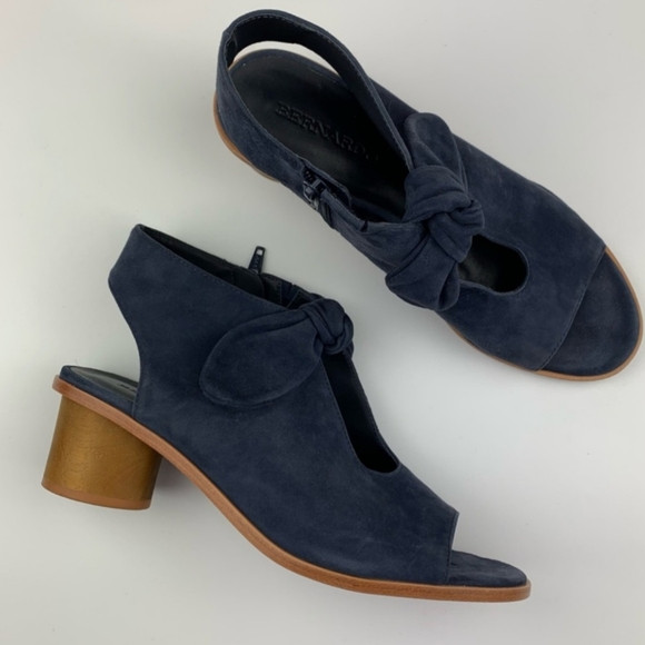 Bernardo Lizzie Navy Blue Suede Bow Sandals Size 6.5 Block Heel Peep Toe | Poshmark
