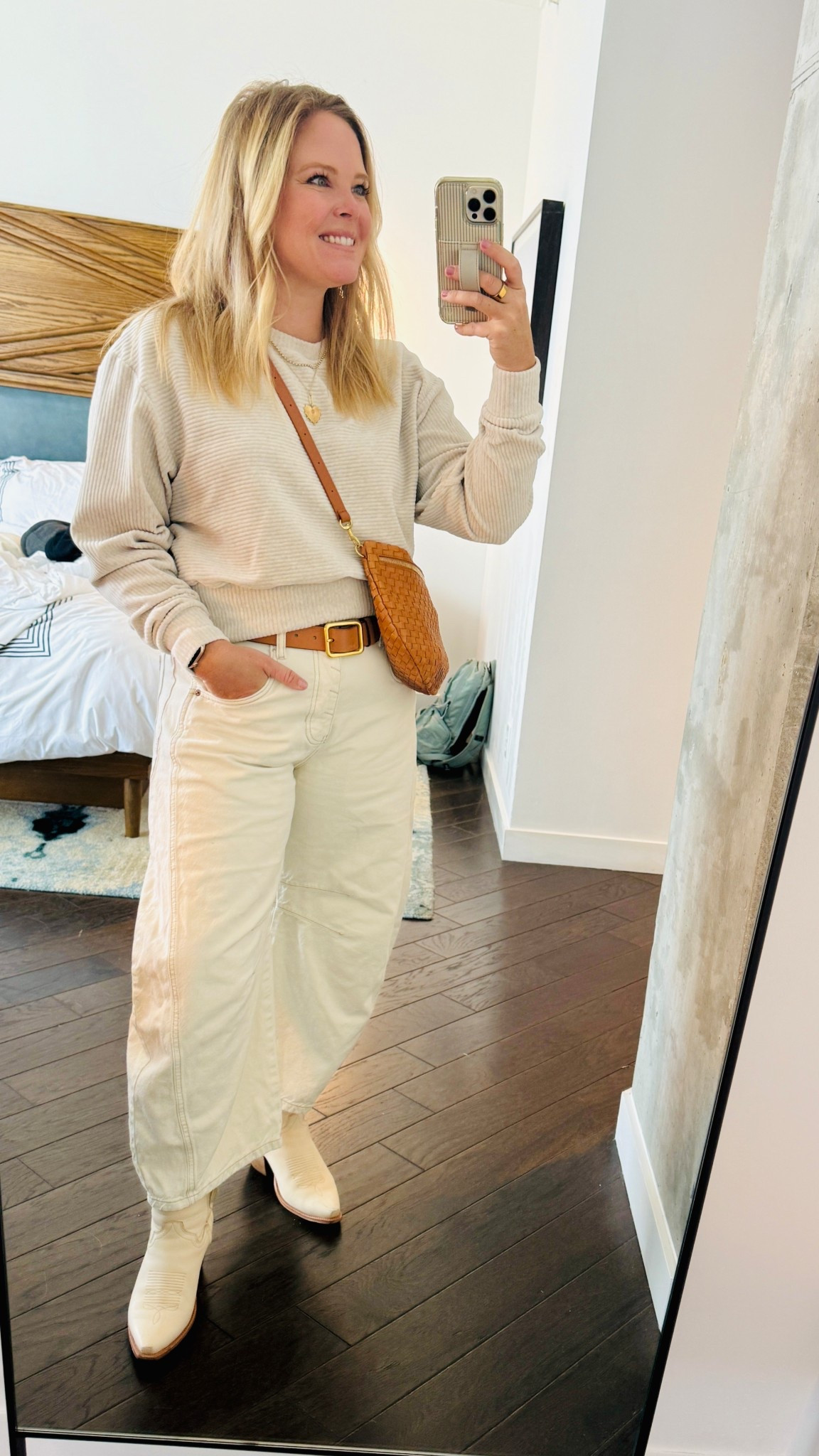 Nashville sightseeing in 32 degrees today! 
If you need a barrel Jean that you can wear year round, this cream color is stunning and will be discontinued soon.

#LTKGiftGuide #LTKHoliday #LTKFamily