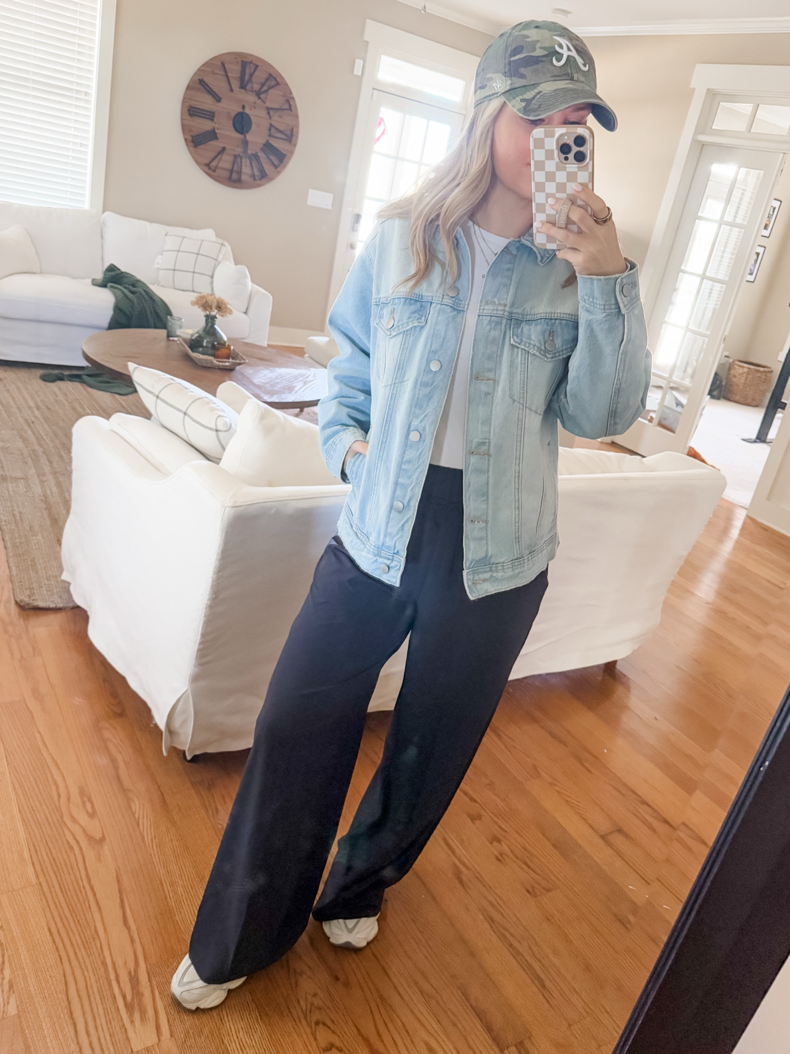 Weekend athleisure outfit! These athletic pants are everything! 

#LTKFindsUnder50 #LTKActive #LTKStyleTip