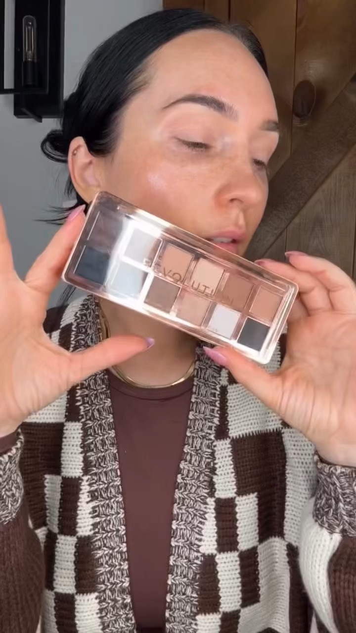 Loving this $13 eyeshadow palette! 

#LTKgrwm #LTKSpringSale #LTKmomlife