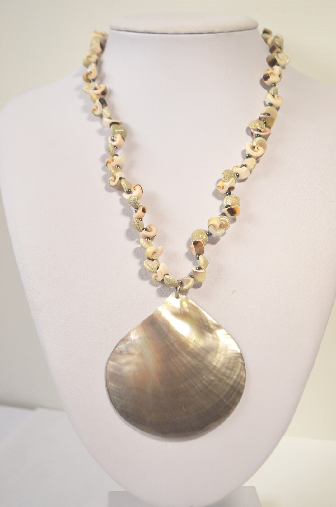 Handmade Natural Genuine Mother of Pearl MOP Sea Conch Shell Pendant Necklace 18" - Etsy | Etsy (US)