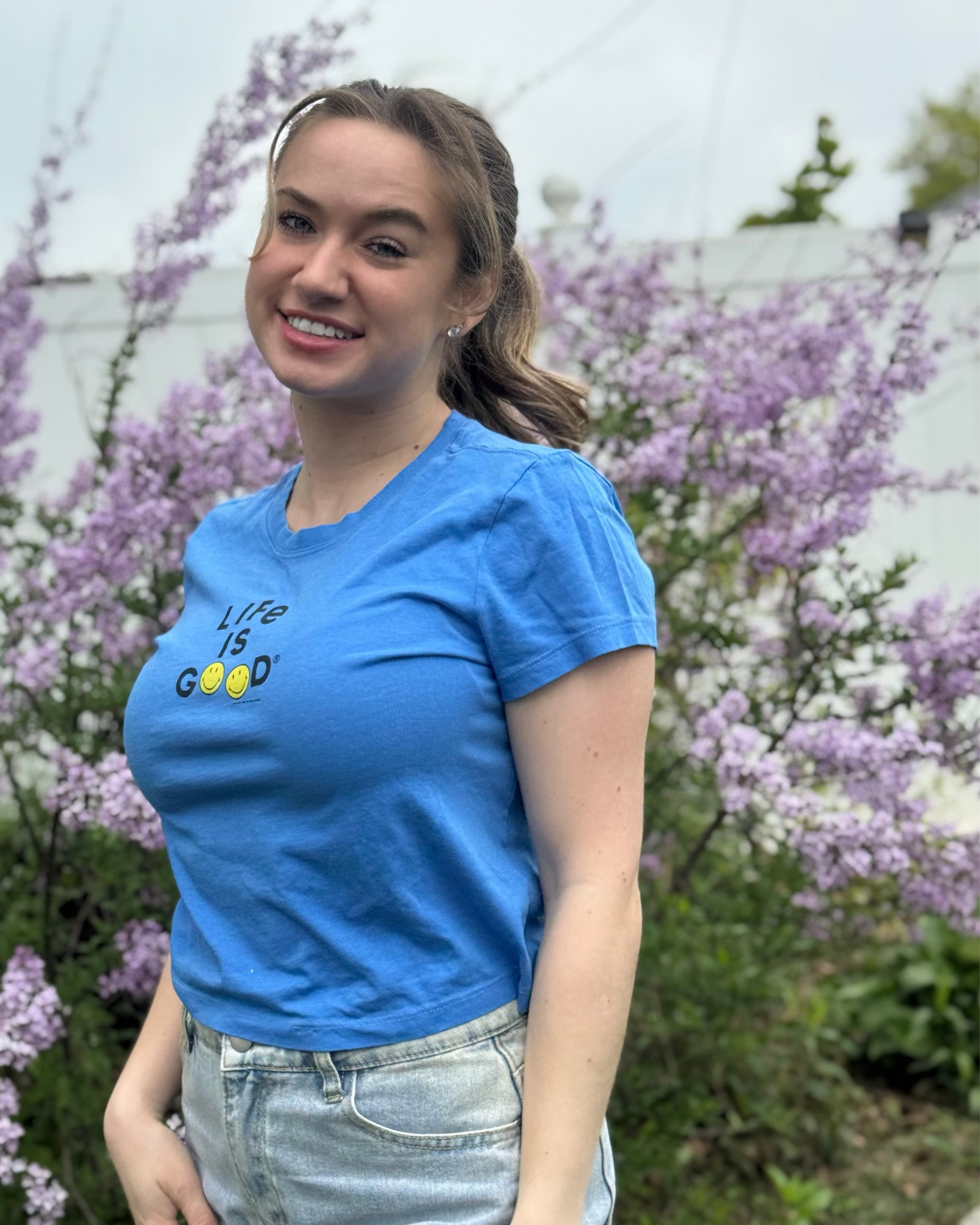 The new @lifeisgood x @smiley collection is actually really cute 💛

I like that the whole message behind it is basically just slowing down a little and focusing on the good instead of constantly being stressed and overwhelmed lol. Definitely one of those collections that just feels happy and easy to wear.

#LIGBrandAmbassador