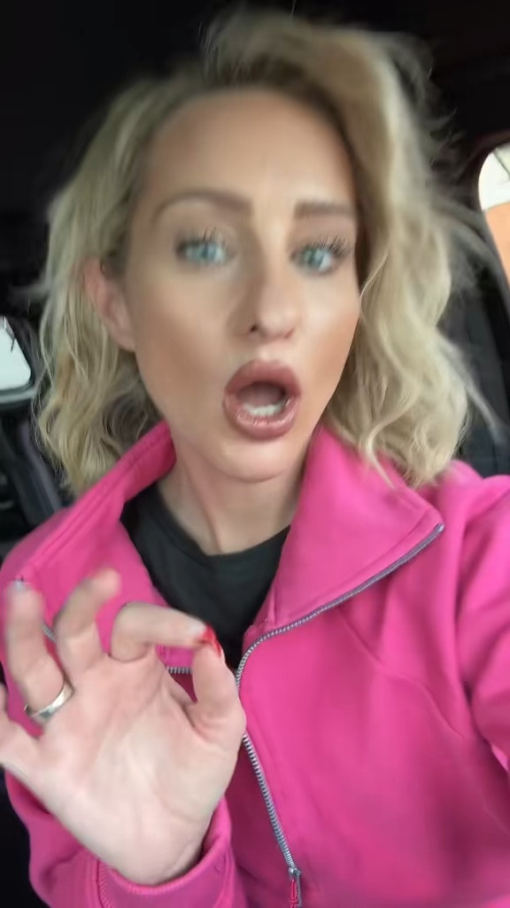 I’ve been loving this Lip Combo from MakeUp Forever 

#LTKFindsUnder50 #LTKBeauty #LTKWatchNow