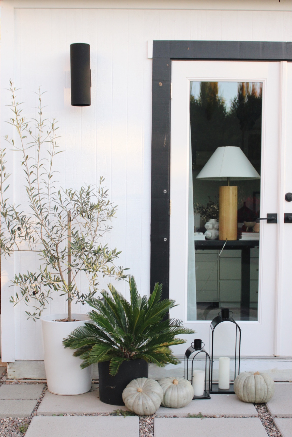 Fall outdoor decor


#LTKHalloween #LTKSeasonal #LTKhome