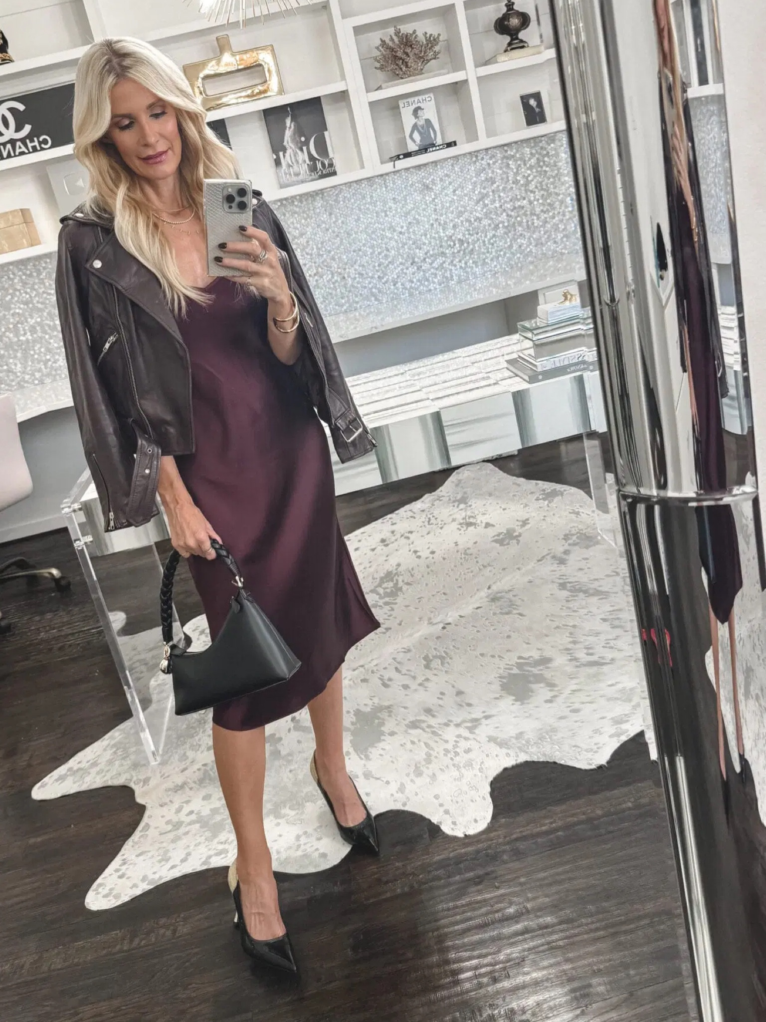 Loving this under $100 burgundy slip dress and matching leather jacket! Both pieces are very high-quality yet very affordable! 

I’m wearing an XS in the dress and the jacket. 



#LTKFindsUnder100 #LTKOver40 #LTKStyleTip