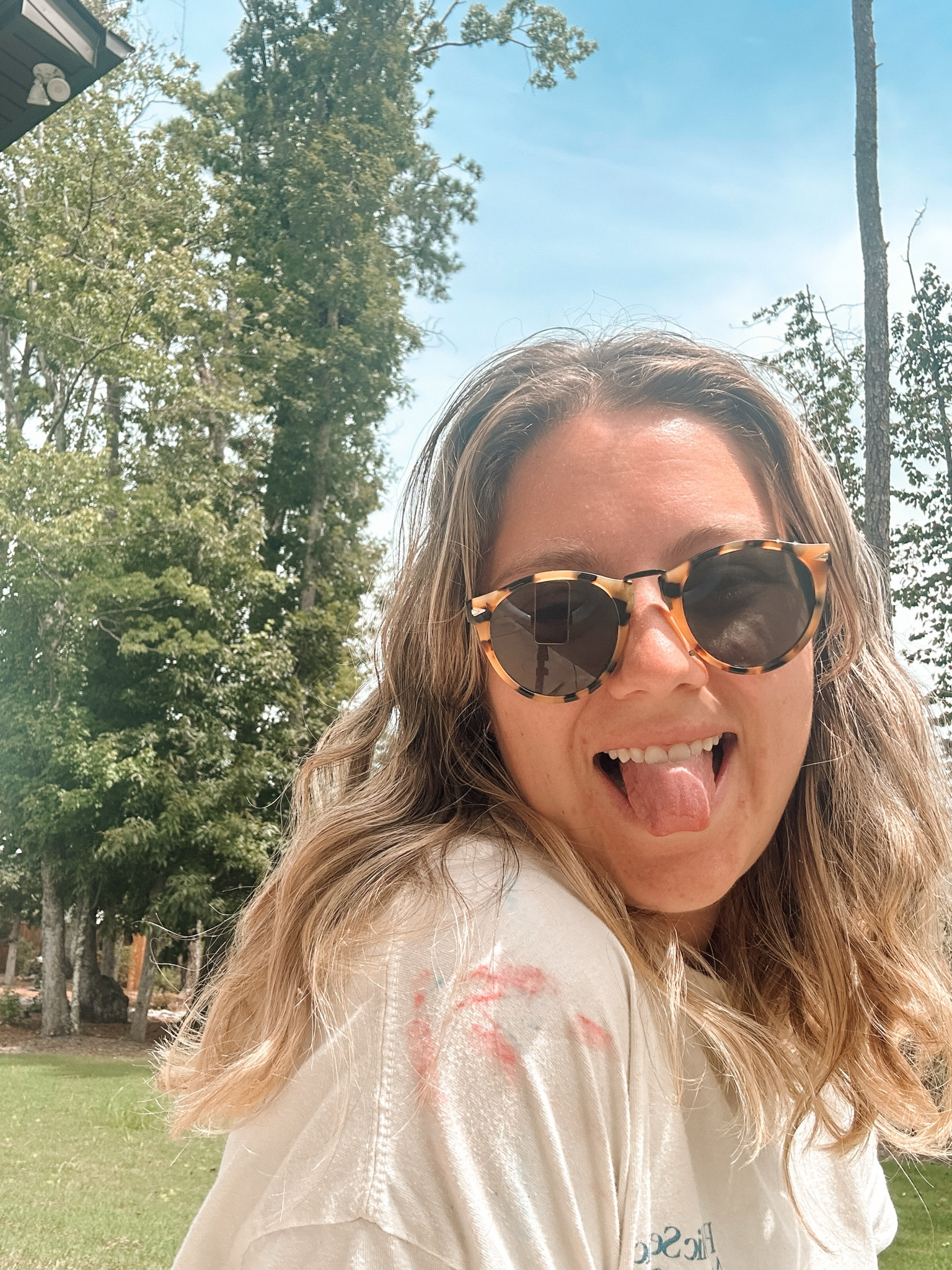 Life’s more colorful when you let it be (or in this case when you play with sparkle chalk with your kids). 

Mom life, playing outside, sunglasses, comfort colors t shirt