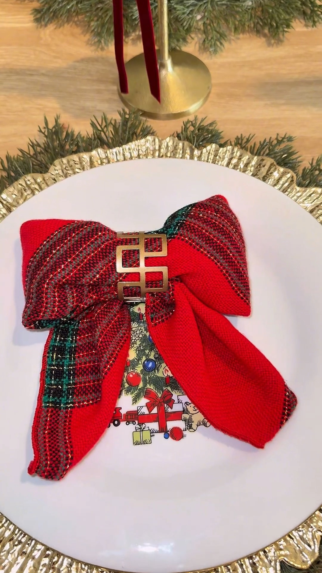 Ideas para decorar con servilletas de tela tu comedor 🫶🏻🎄 cuál te ha gustado más ? 
En mi perfil encontrarás el tutorial de cada estilo. 
#home #homedecor #decoración #comedor #decoracionmesa

#LTKHome #LTKHoliday #LTKGiftGuide