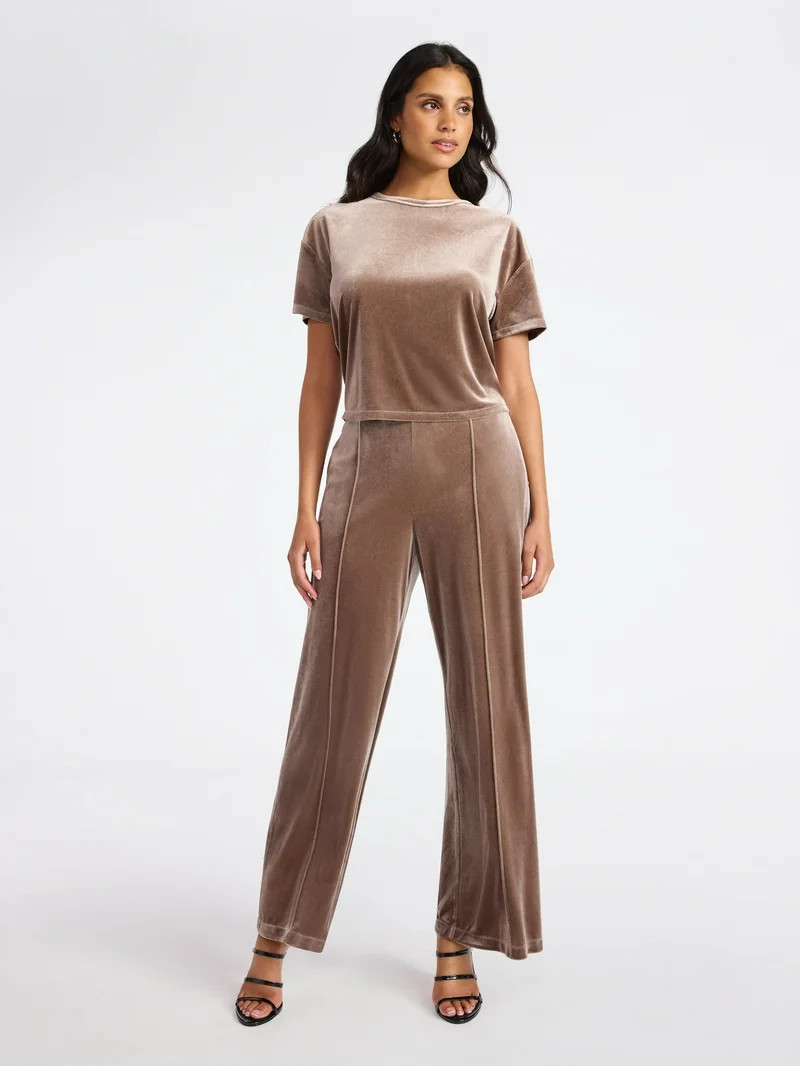 Sofia by Sofia Vergara Women's and Women's Plus Size Boyfriend Velvet Tee, Sizes XS-4X | Walmart (US)