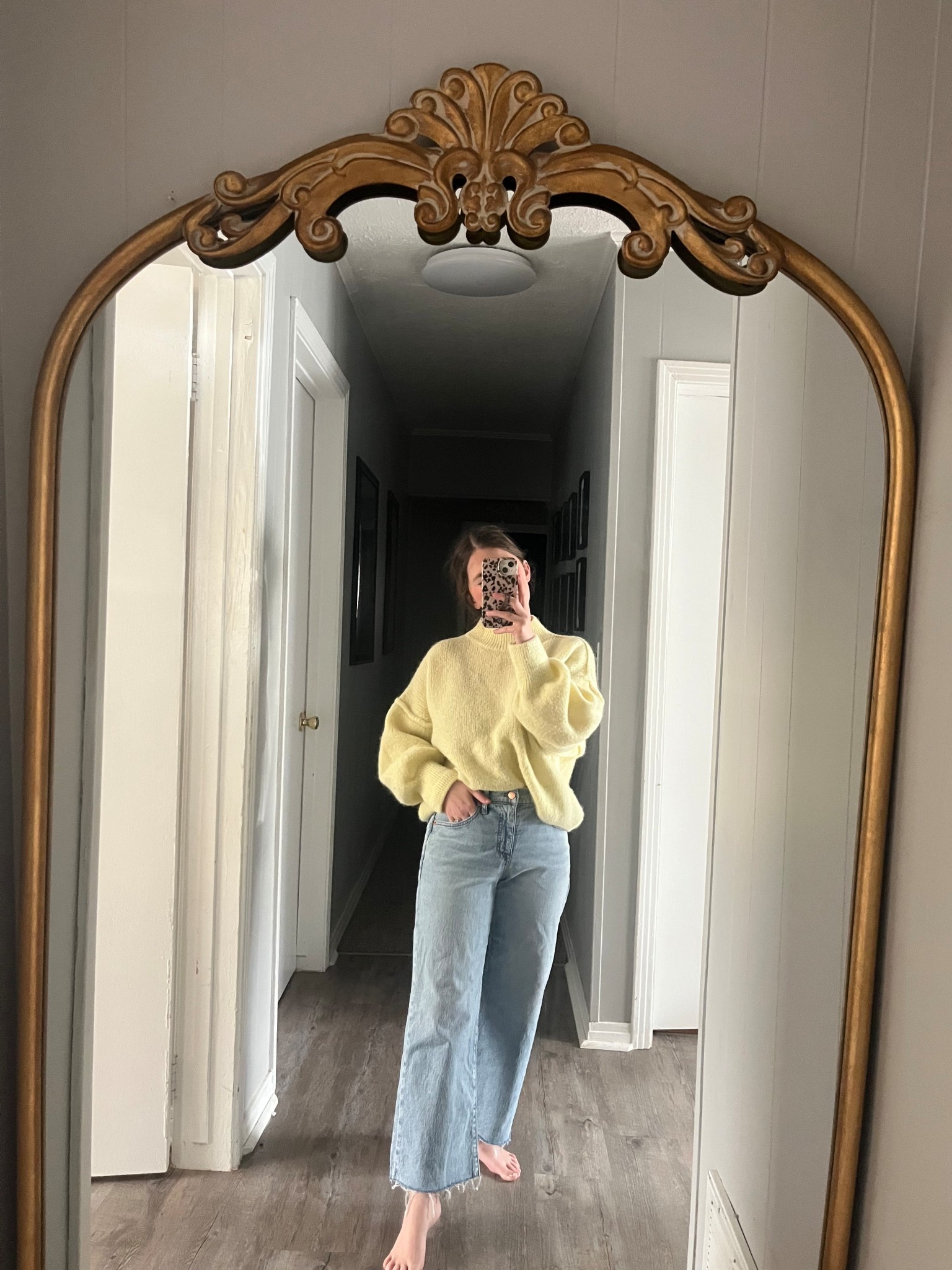 Madewell jeans perfect for the shorties !! I’m 5’0 and got the petite #petite 