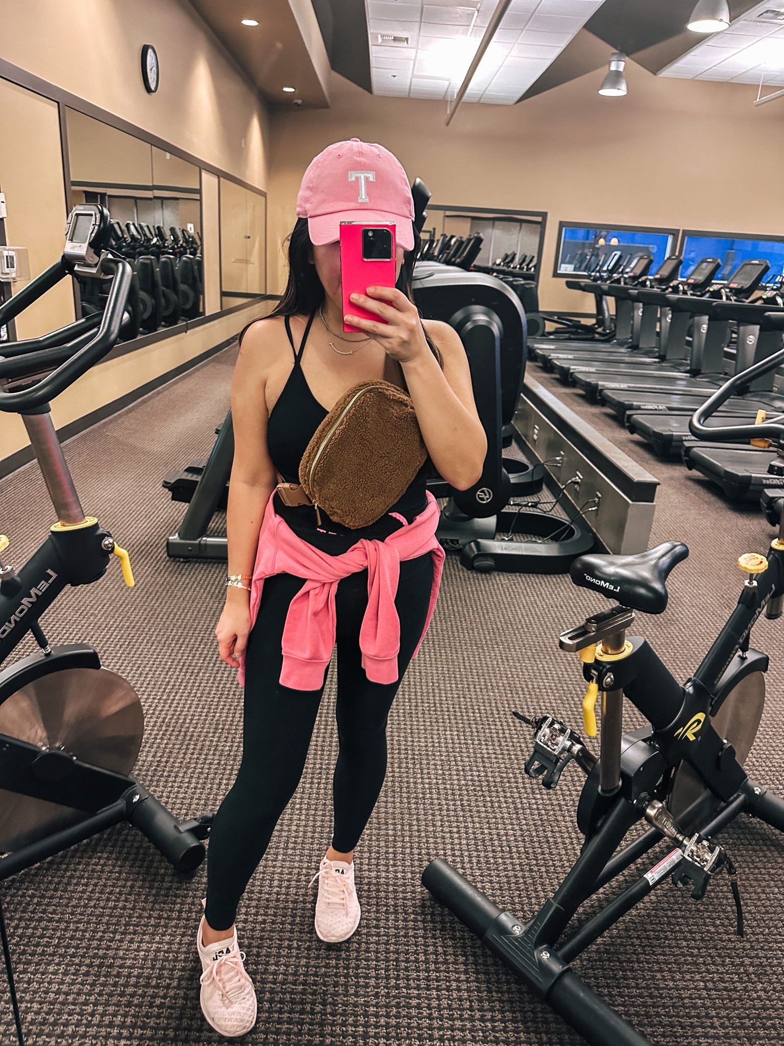 Gym outfit 
Workout outfit
Oversized sweatshirt 
Sherpa belt bag
APL sneakers
Waist trainer

#LTKitbag #LTKfit #LTKshoecrush