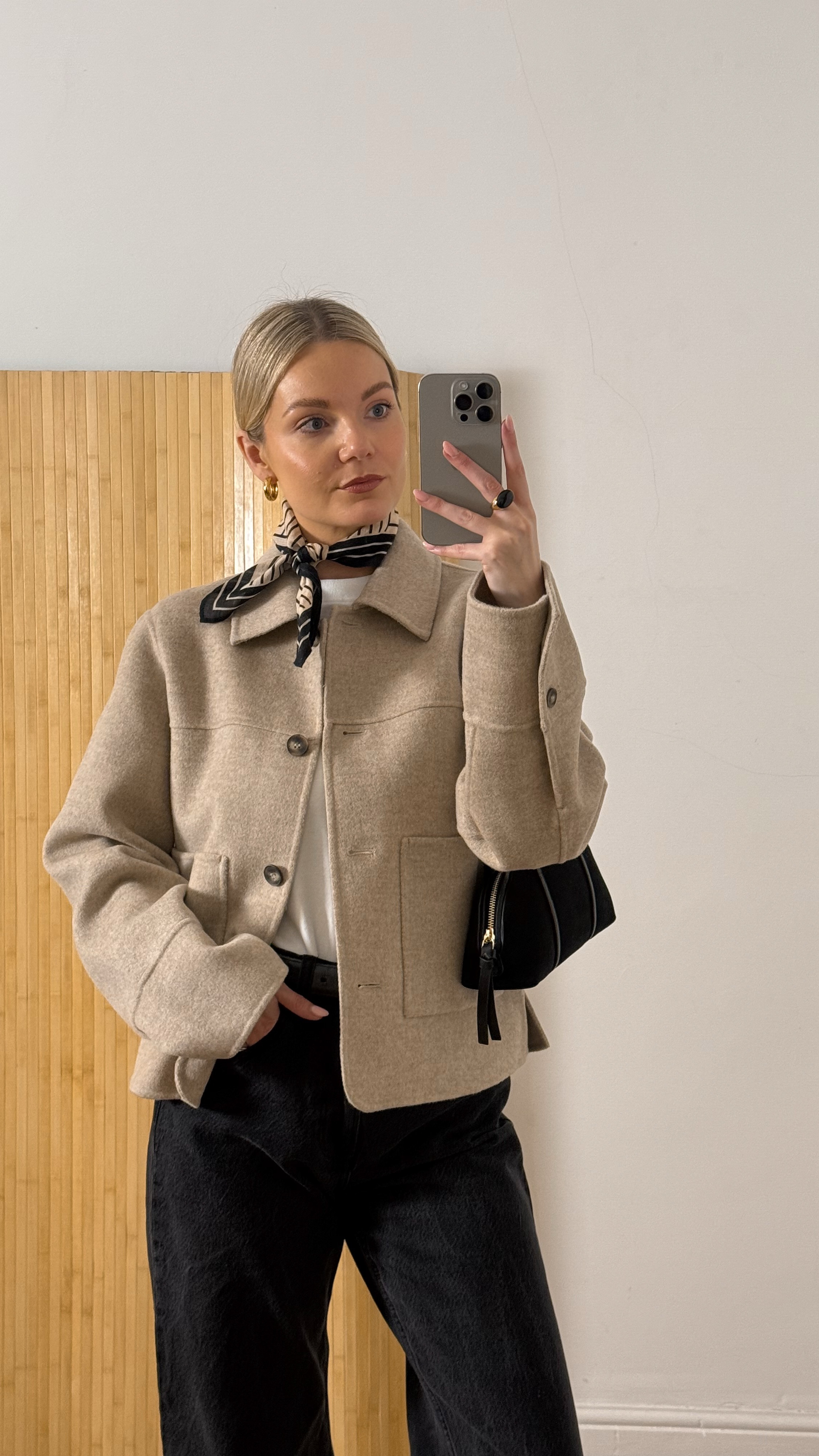 Ootd 🤍 #transitionaloutfit #neckscarf

#LTKuk #LTKeurope