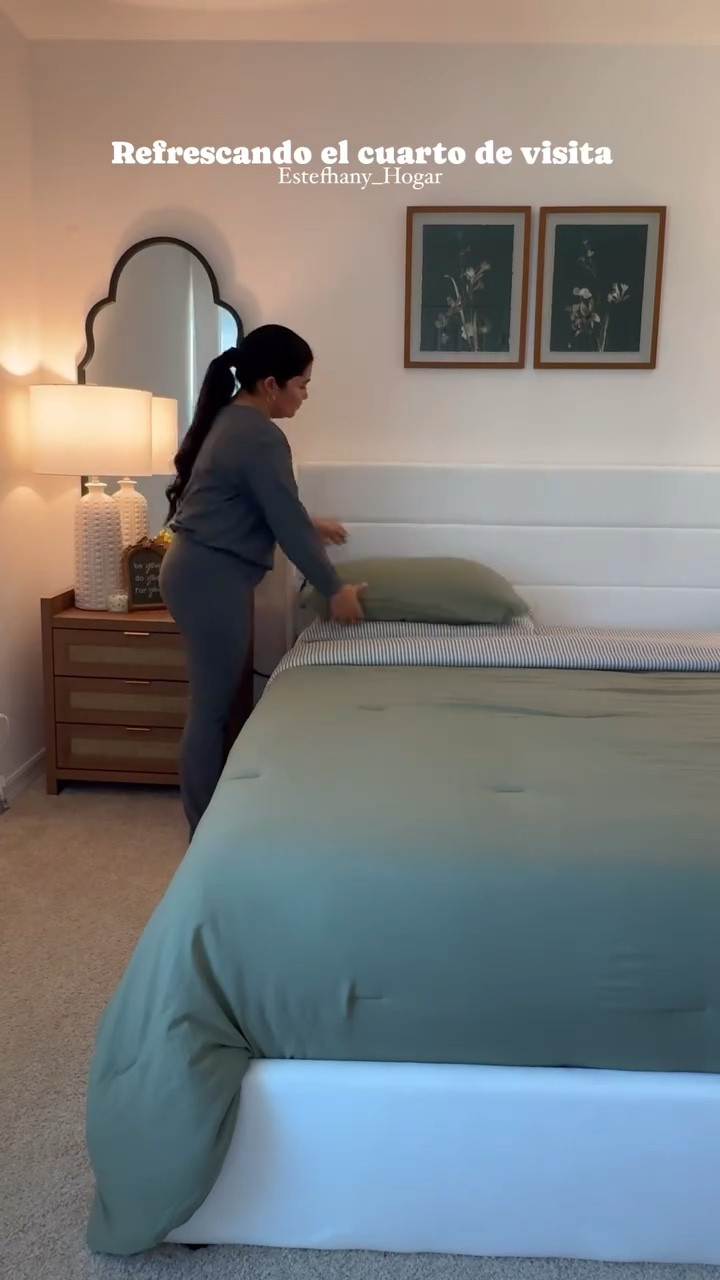 Un espacio limpio no se trata de lujo, se trata de amor propio. ✨ No necesitas una casa perfecta para sentirte en paz, solo intención, orden y cuidado. Porque una mujer que cuida su espacio, cuida su vida. 
#HomeRefresh  #CleaningMotivation  #reflexiones  #tipsparaelhogar #bedroomrefresh

#LTKHome #LTKdayinmylife #LTKmomlife