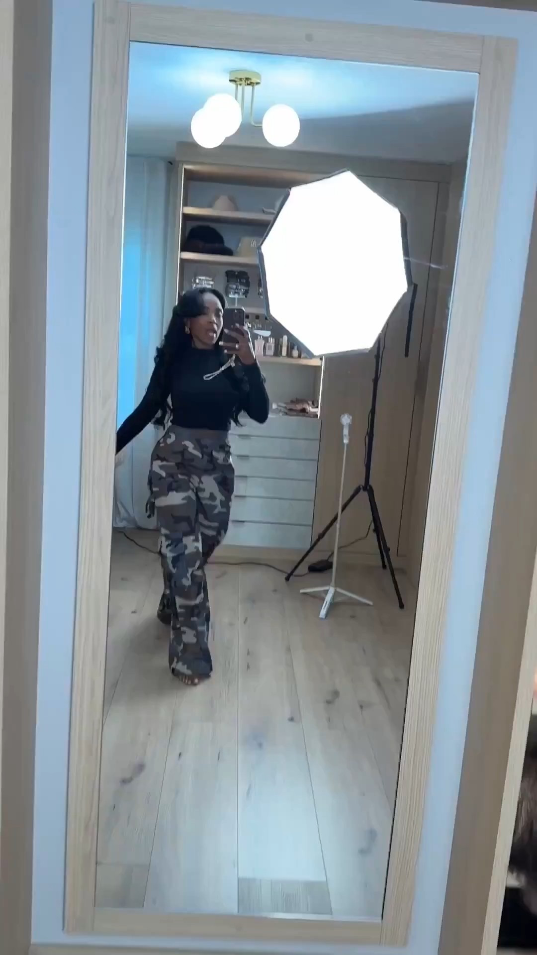 ✨ Easy Staples That Do the Most

This is one of those everyday pieces that earns its spot in your closet fast. Simple, flattering, and endlessly wearable, these pants work across casual days, elevated errands, and styled-up moments without ever feeling repetitive. When one item creates this many outfits, the cost per wear drops naturally and makes getting dressed effortless.

Perfect for:
• Everyday wear
• Casual outings
• Travel days
• Laid-back weekends that still feel styled

📏 Sizing:
Top: Small
Bottoms: 27 Long

Measurements:
5’4” · 138 lbs · 34D · 27” waist · 40” hips

Tap to get details.

Versatile wardrobe staples, cost-per-wear fashion, everyday outfit inspiration, capsule wardrobe essentials, elevated casual style, long-term closet basics.

Follow me on Instagram and YouTube @kirasfashionfinds

