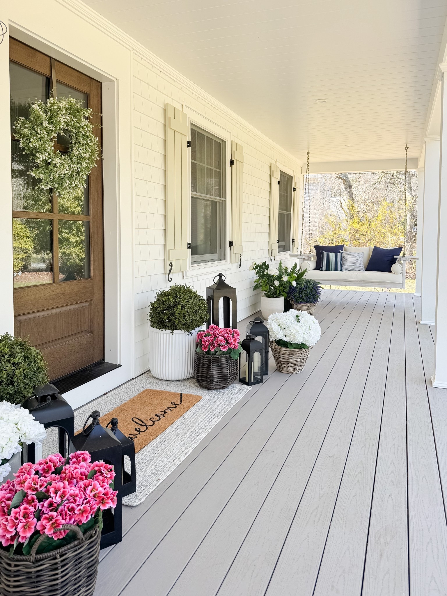 Spring Front Porch

Home  home decor  home favorites  spring front porch  spring home decor  seasonal decor  wreath  planters  area rug  coastal home

#LTKHome #LTKSeasonal