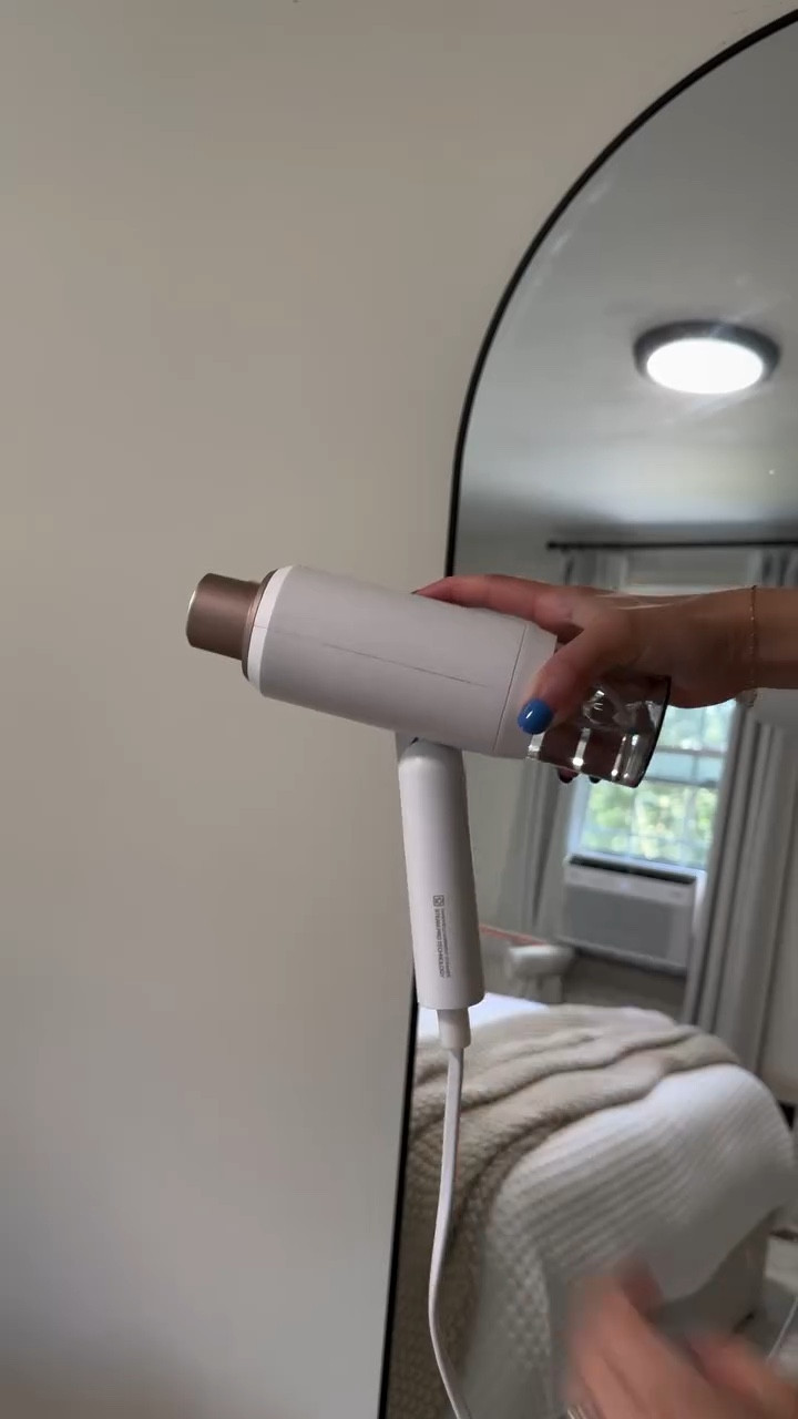 Comment “Steamer” for the link 🔗 This is a Prime Day Deal you can’t let it pass 🙌🏻 

El MEJOR TRAVEL STEAMER para viajar o simplemente para usarlo en casa 🤌🏻 no volverás a usar una plancha es demasiado perfecto cierra para que no ocupe espacio y súper liviano 🙌🏻 calienta bien rápido en menos de 2 minutos ya está listo para planchar!! 

#primedeal #steamer #travelmusthave #amazonprimedeals #travelsteamer #steamer #homenecessities