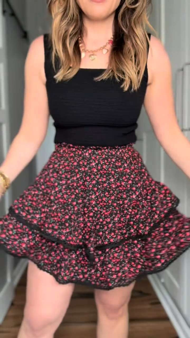 It has that extra movement to it so it doesn’t just sit flat like a regular skort

#LTKFinds #LTKStyle #LTKSeasonal
#RuffleSkort #PlayfulFit #SoftStyle #earnscommissions 

 #LTKootd #LTKOver40 #LTKTravel