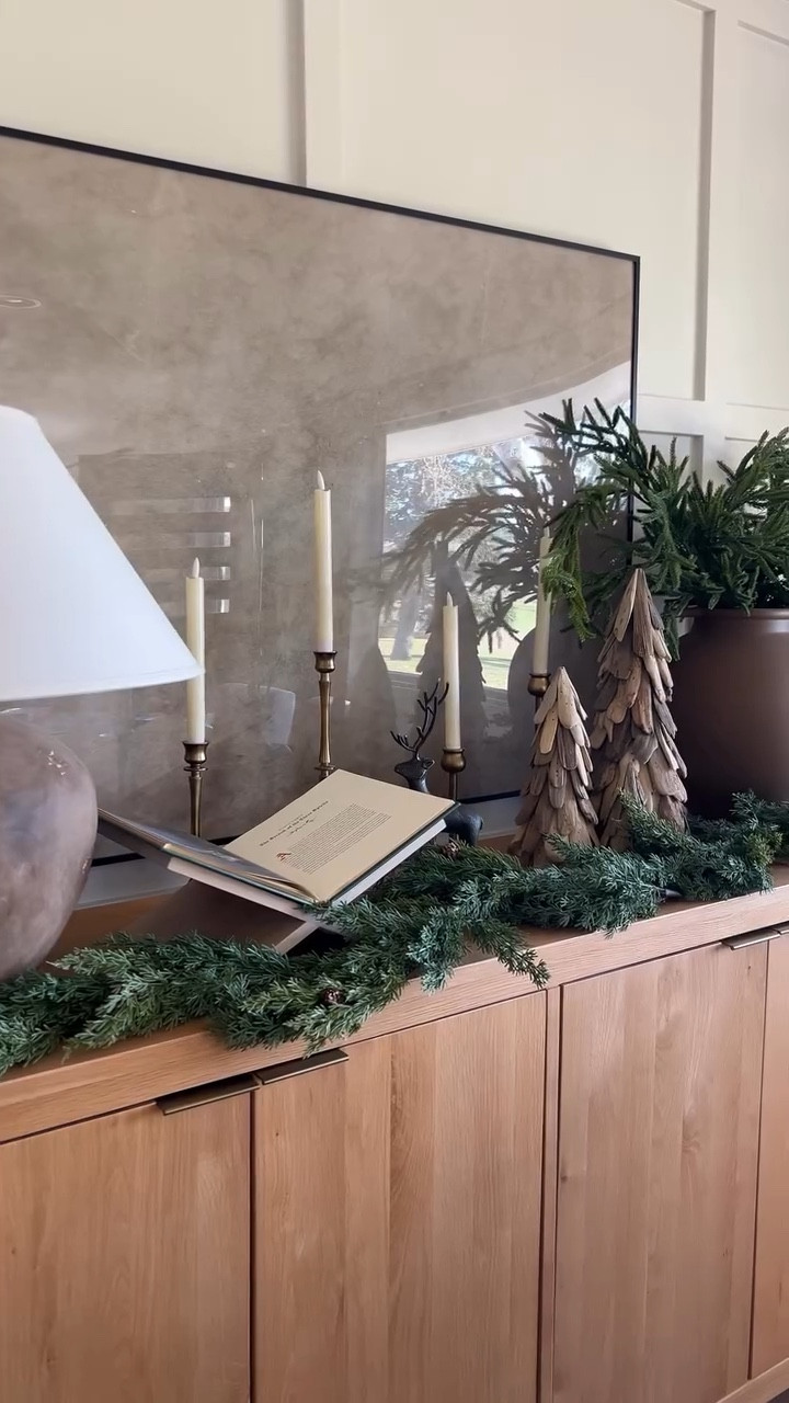 Dining room sideboard details 🎄

#LTKHoliday #LTKSeasonal #LTKHome