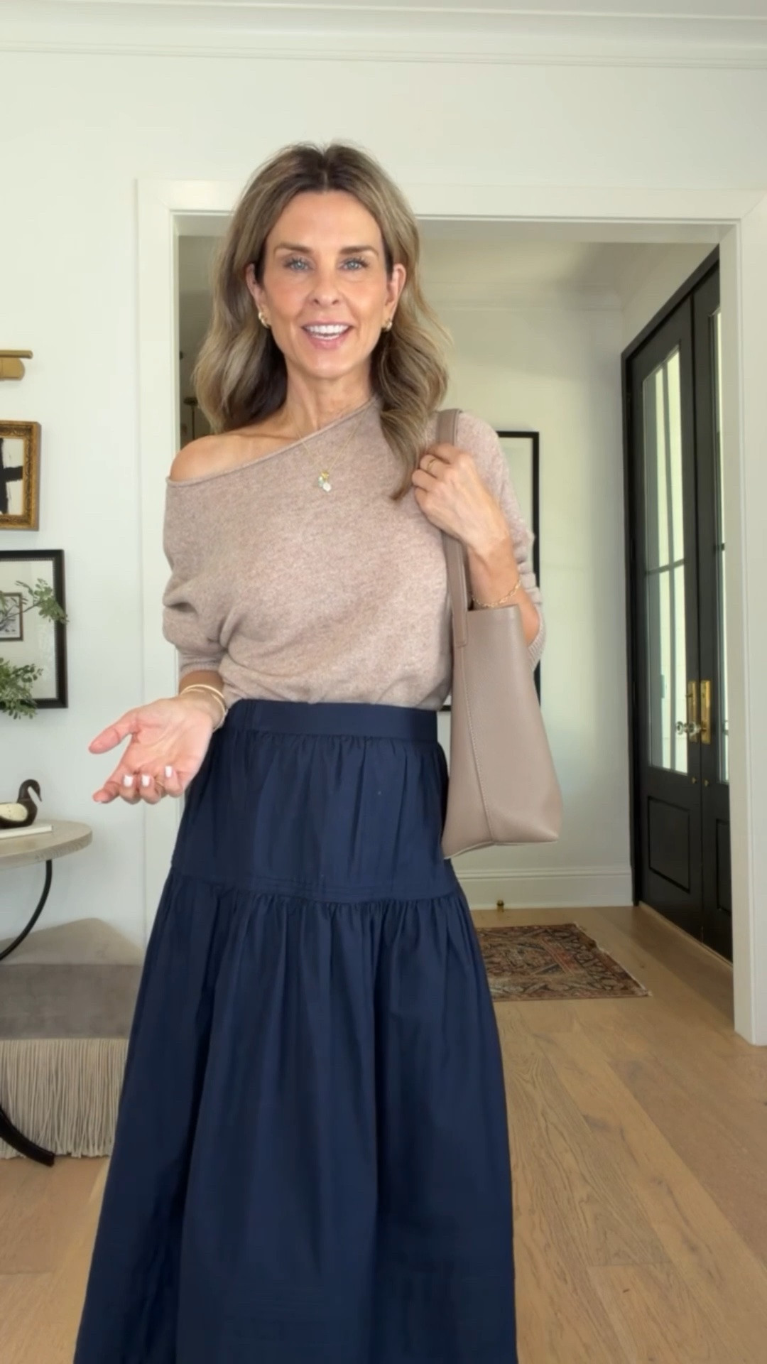 I’m 5’6’’ styling this cotton navy skirt for you several ways! Such a great versatile piece to 
bring with you into the fall.
-Navy cotton skirt size XS
-White Oxford button down size XS
-Square neck linen top size S
-Navy sweater vest size XS
-White cable knit cotton sweater size S
-Gray cashmere cable knit sweater size S
-White short sleeved tee size XS
-Brown cashmere off the shoulder top size S
@Quince   #QuincePartner

#LTKootd #LTKOver40 #LTKSeasonal