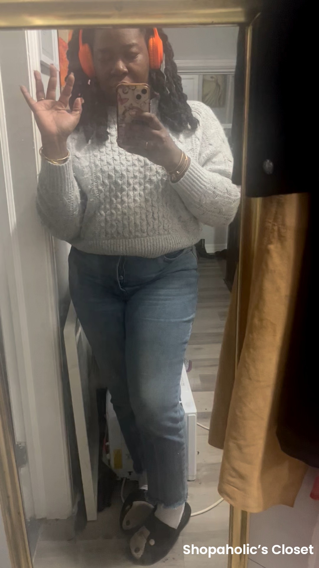 What do you wear to bake late night cookies for your staff?

I give cookies to my staff every year for Christmas. I was up late baking but it’s always worth the effort.

#shopaholicscloset #shopdeescloset

#LTKHoliday #LTKootd