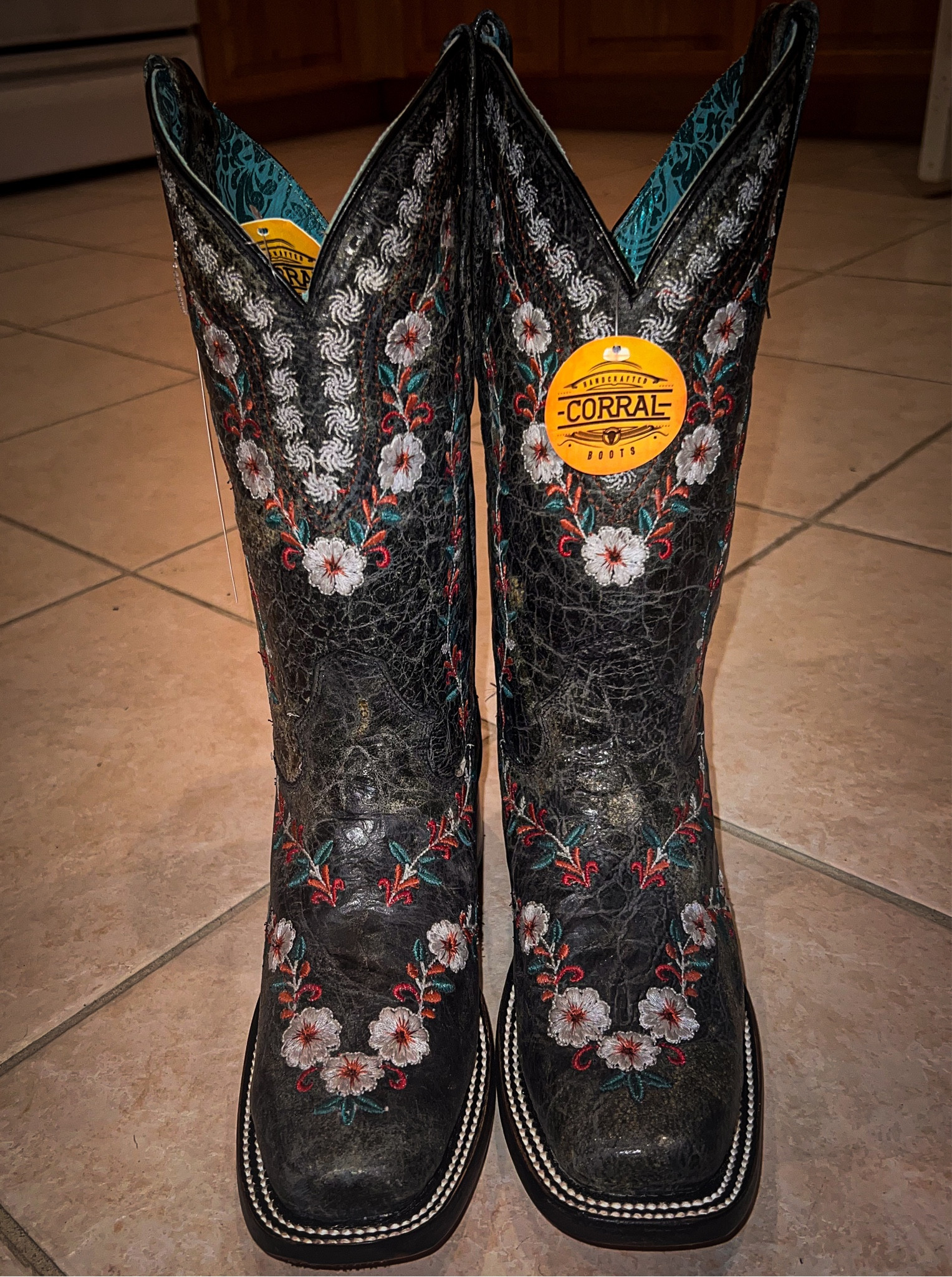 Where are my boot girlies at?! These are my new favorite!! They’re so comfy and can go with jeans or a cute dress!🩶

#boots #ltk #sale #western

#LTKsalealert #LTKstyletip #LTKover40