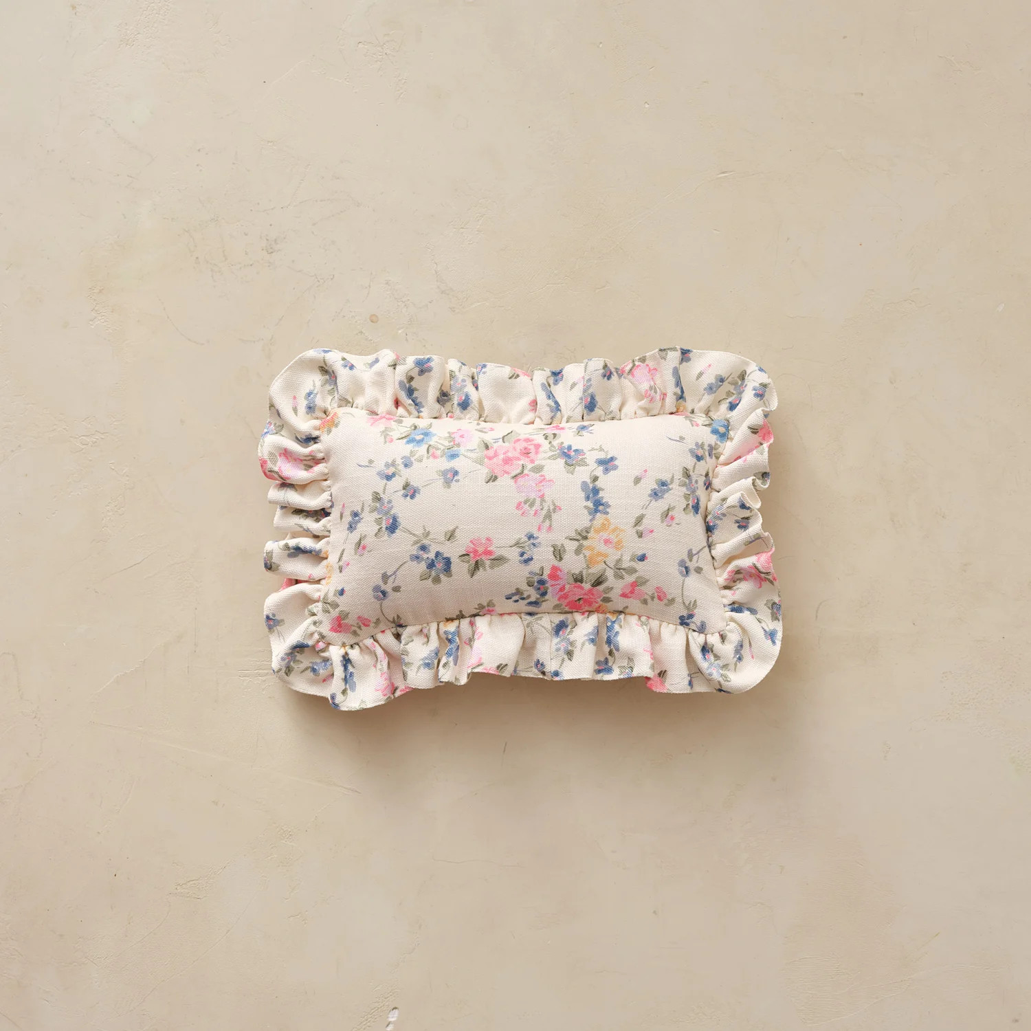 Mini Ruffle Pillow | Ellie | House of Noa