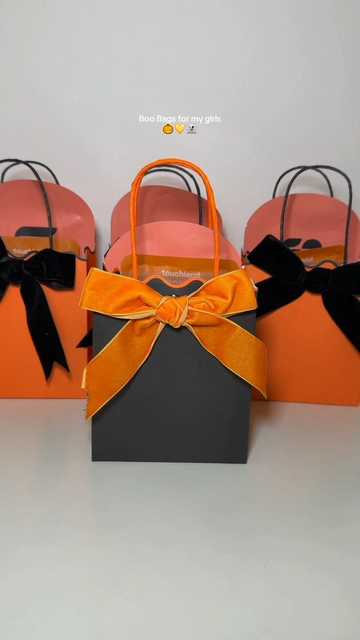 Make boo bags for my girls 🧡 

#halloweengifts #halloween #boobag

#LTKHalloween