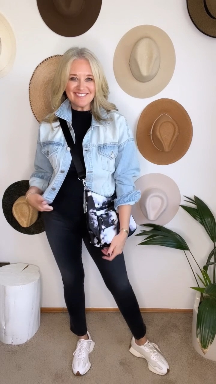 All black base…add topper and your done!


#LTKSeasonal #LTKstyletip #LTKworkwear