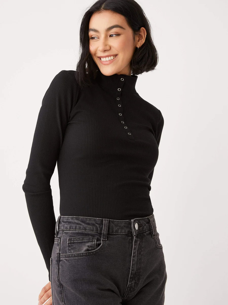 The Ribbed Henley Mockneck in Black | Frank + Oak