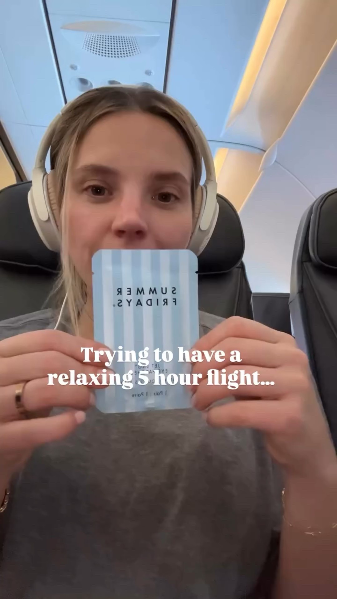 5-hour flight with a toddler so yes… the under-eye patches are medically necessary ✈️👶🏼 @summerfridays 

#toddlertravel #toddlermom #momlife #travel