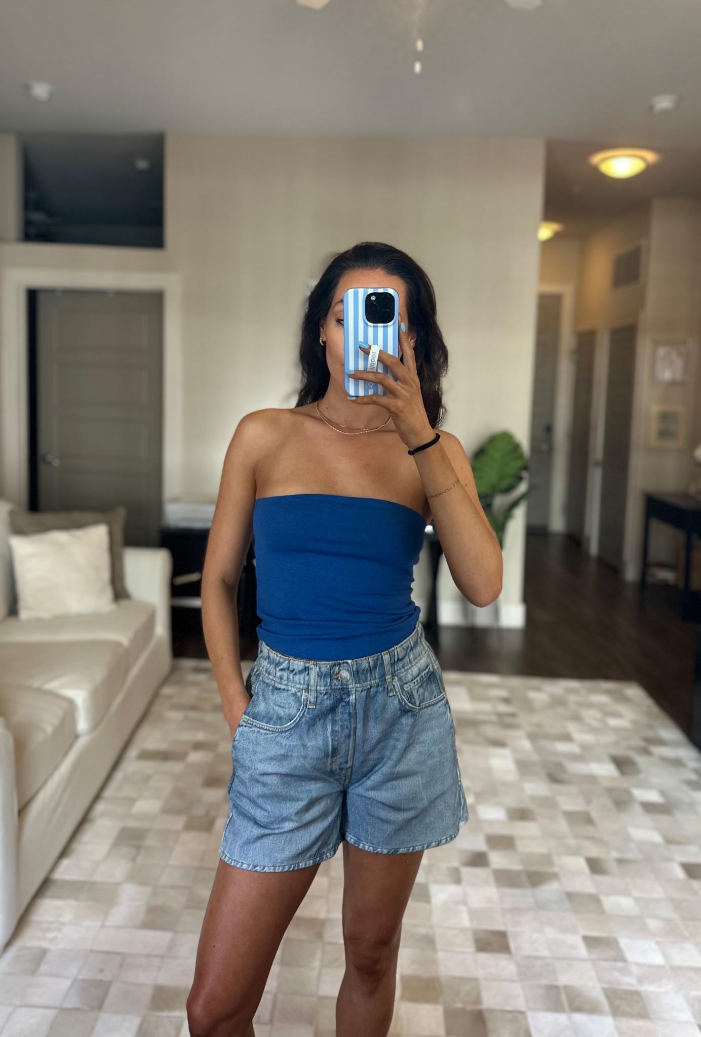 Fourth of July outfit inspo, The Fourth, easy summer look, strapless top, tube top

Cotton On top (size S for me)
Rag & Bone Miramar shorts 


#LTKShoeCrush