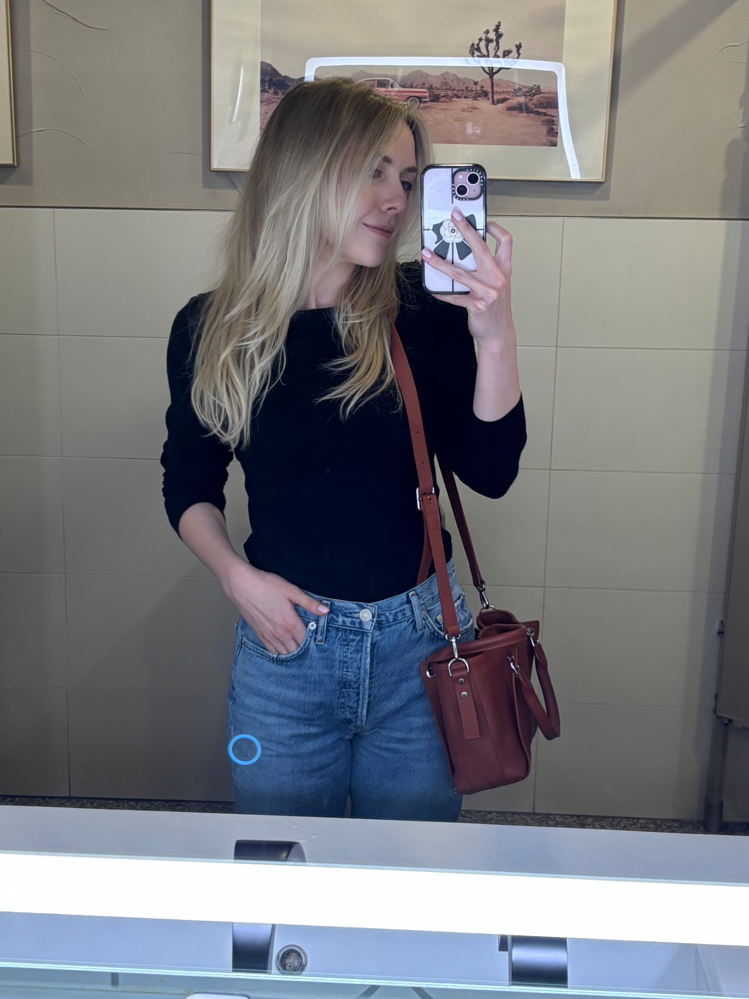 Cute but casual 
Black ribbed top 
 90s jeans 