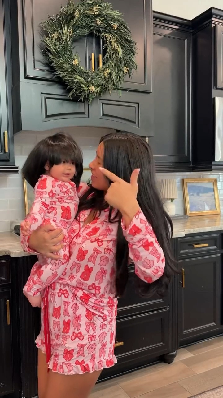 The bob is part of her personality at this point 🤣 

Comment “shop” for our matching pjs 💞

#momlife #funny #baby #relatable #ditl mom and daughter, girl mom, funny video